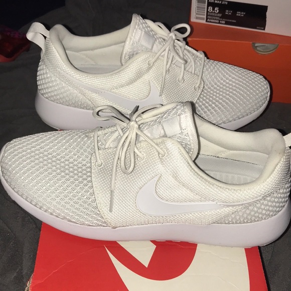Nike Other - Men’s Nike Roshe One